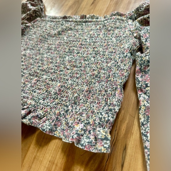 SO Floral Smocked Top - Picture 7 of 11